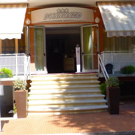 Hotel D'Annunzio Cattolica Exteriör bild