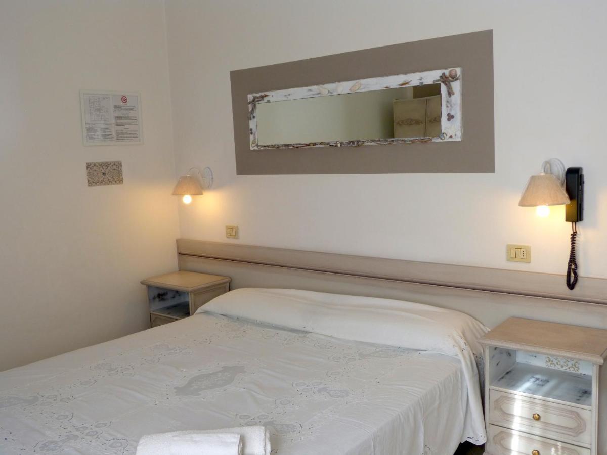 Hotel D'Annunzio Cattolica Rum bild